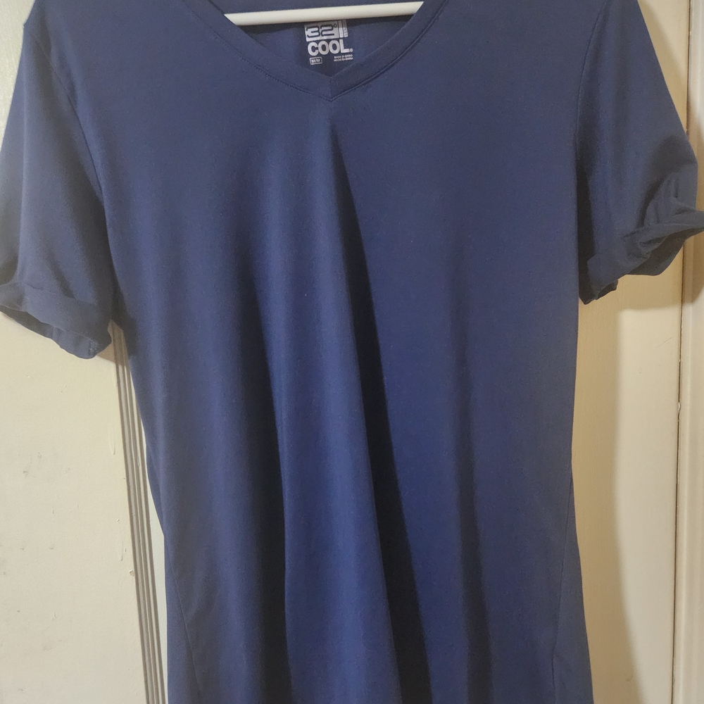 **Cool 32 Navy V-Neck Short Sleeve Tee